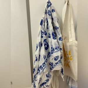 Alexander McQueen blue and white cotton skull print scarf